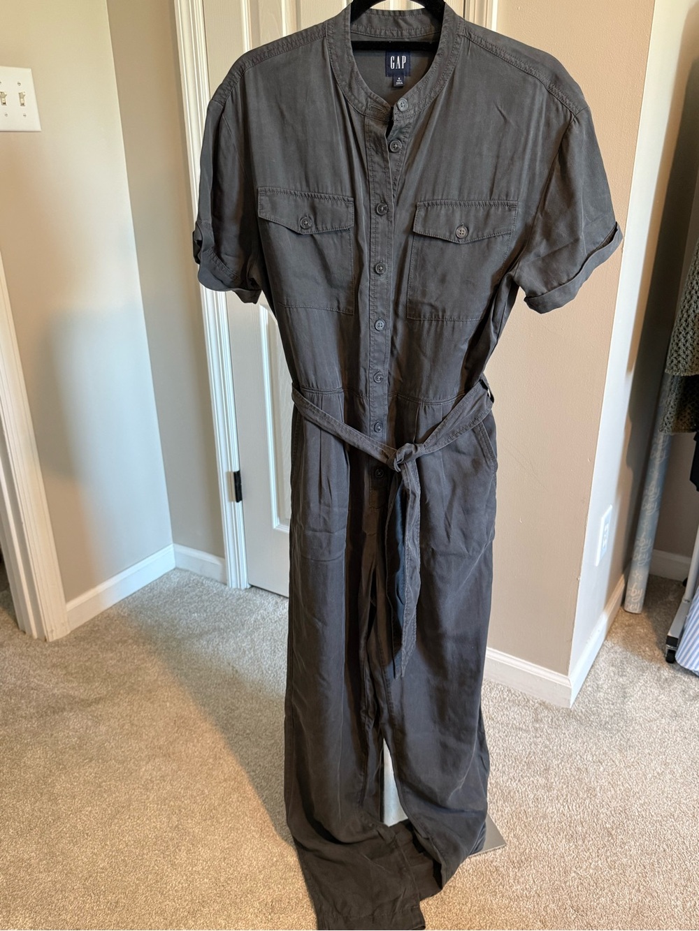 GAP Women's Dark Gray Short-Sleeve Utility Jumpsuit